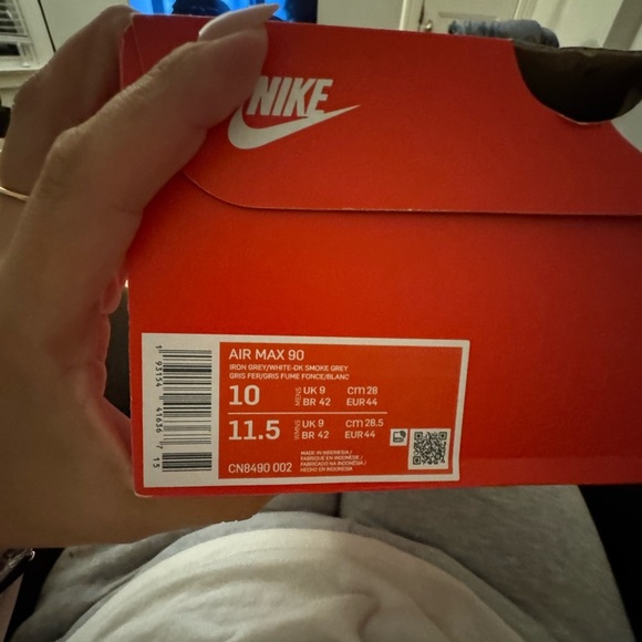 Nike - Picture 4 of 4